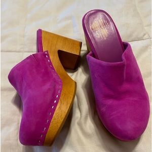 Charlotte Stone size 9 pink clogs Marlo
